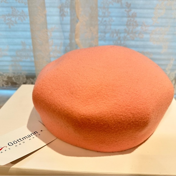 Gottman Women’s Wool Hat. NWT - Picture 2 of 3
